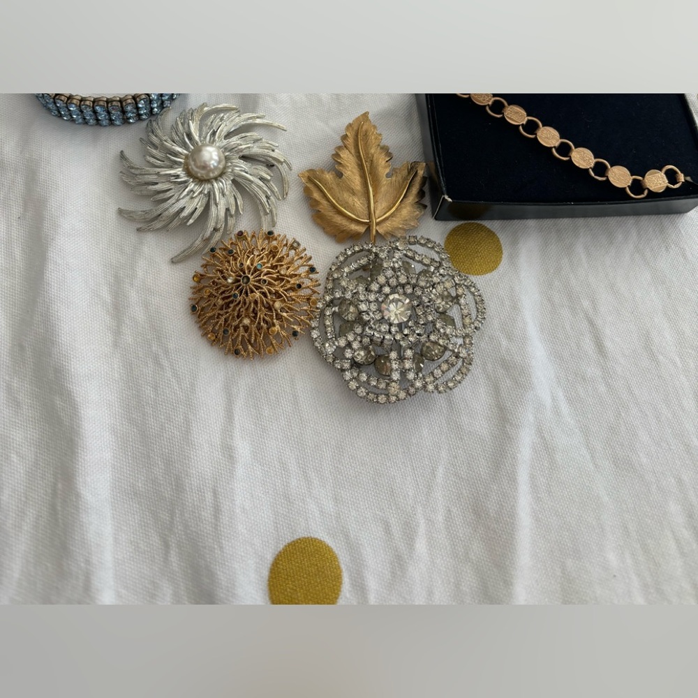 Lot of Vintage Jewelry